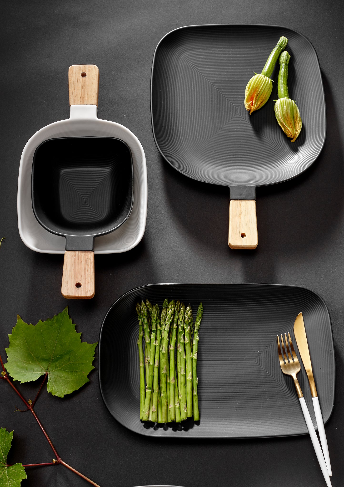 Linear Texture Medium Black Bowl